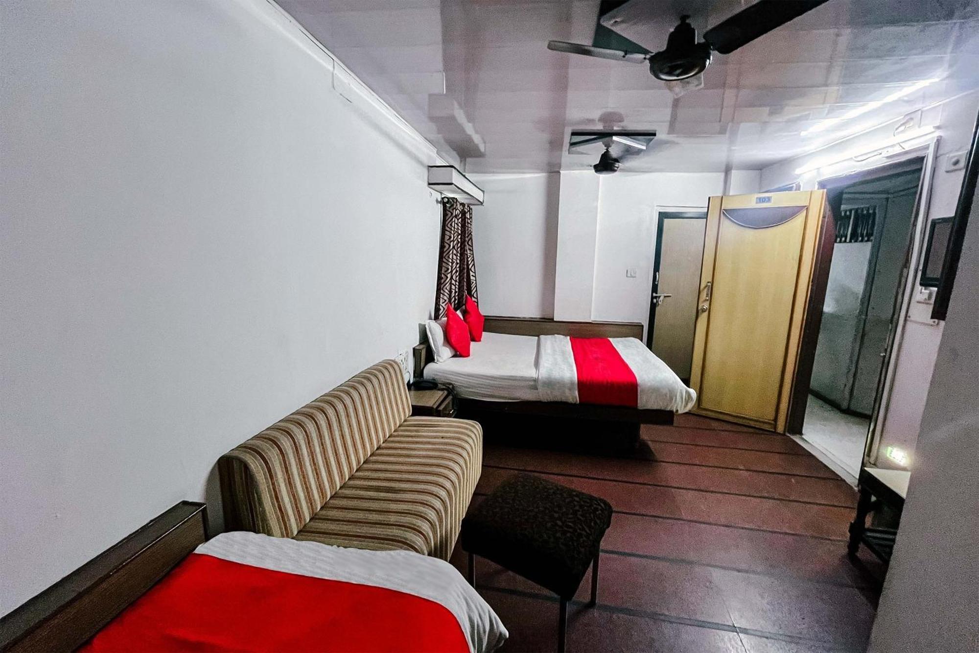 Hotel Maninagar Residency Watuwa Exterior photo